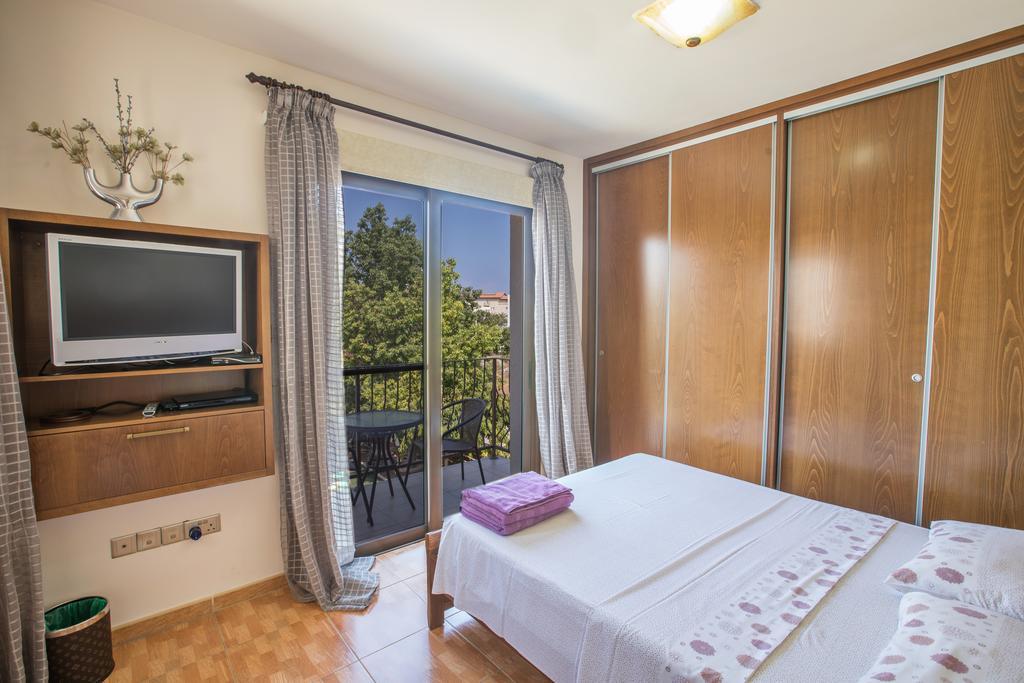 Artemisia Villa بروتاراس المظهر الخارجي الصورة